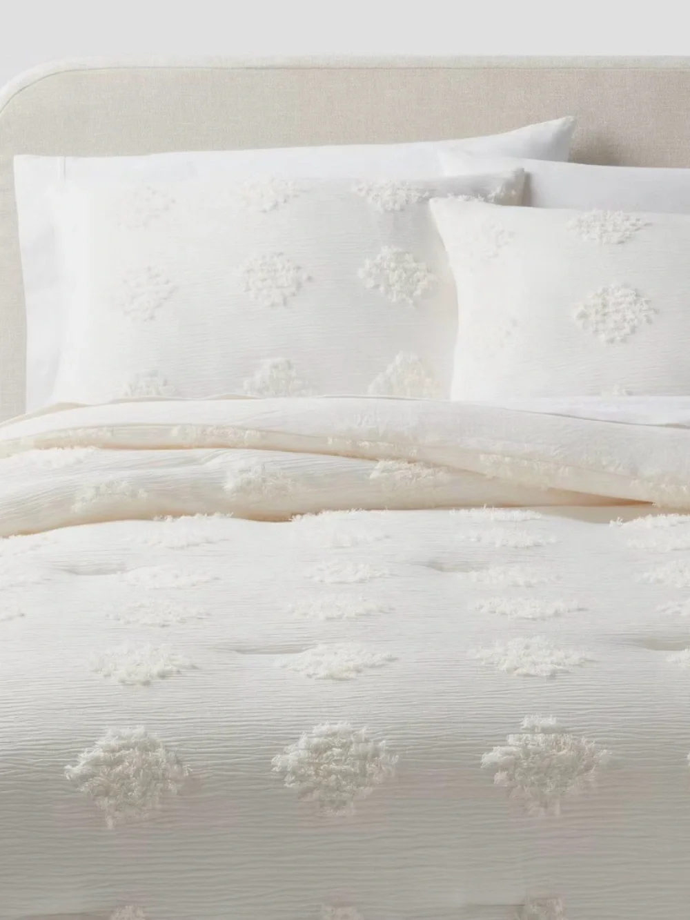 White Textured Tufted Medallion Duvet Cover